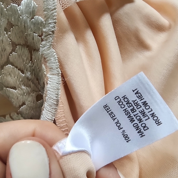 Lulus white and nude lace strapless gown size medium - Picture 8 of 9